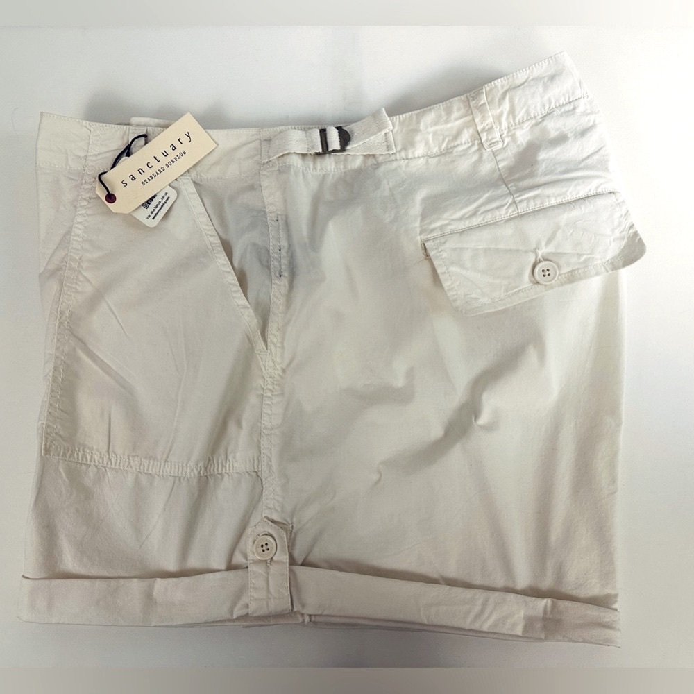 Sanctuary Standard Surplus Woman’s Plus 22W Warm White Cargo Short Rolle… - Picture 3 of 8